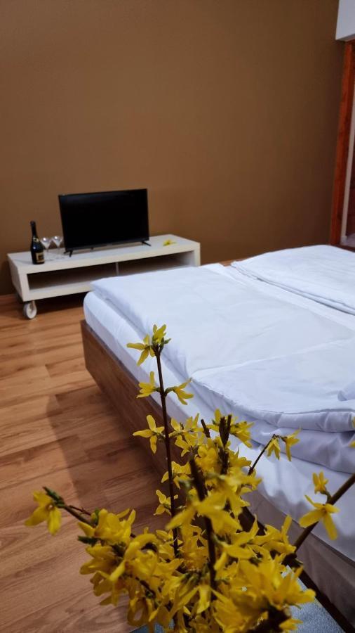 Relax Apartman Siofok-Sosto Buitenkant foto